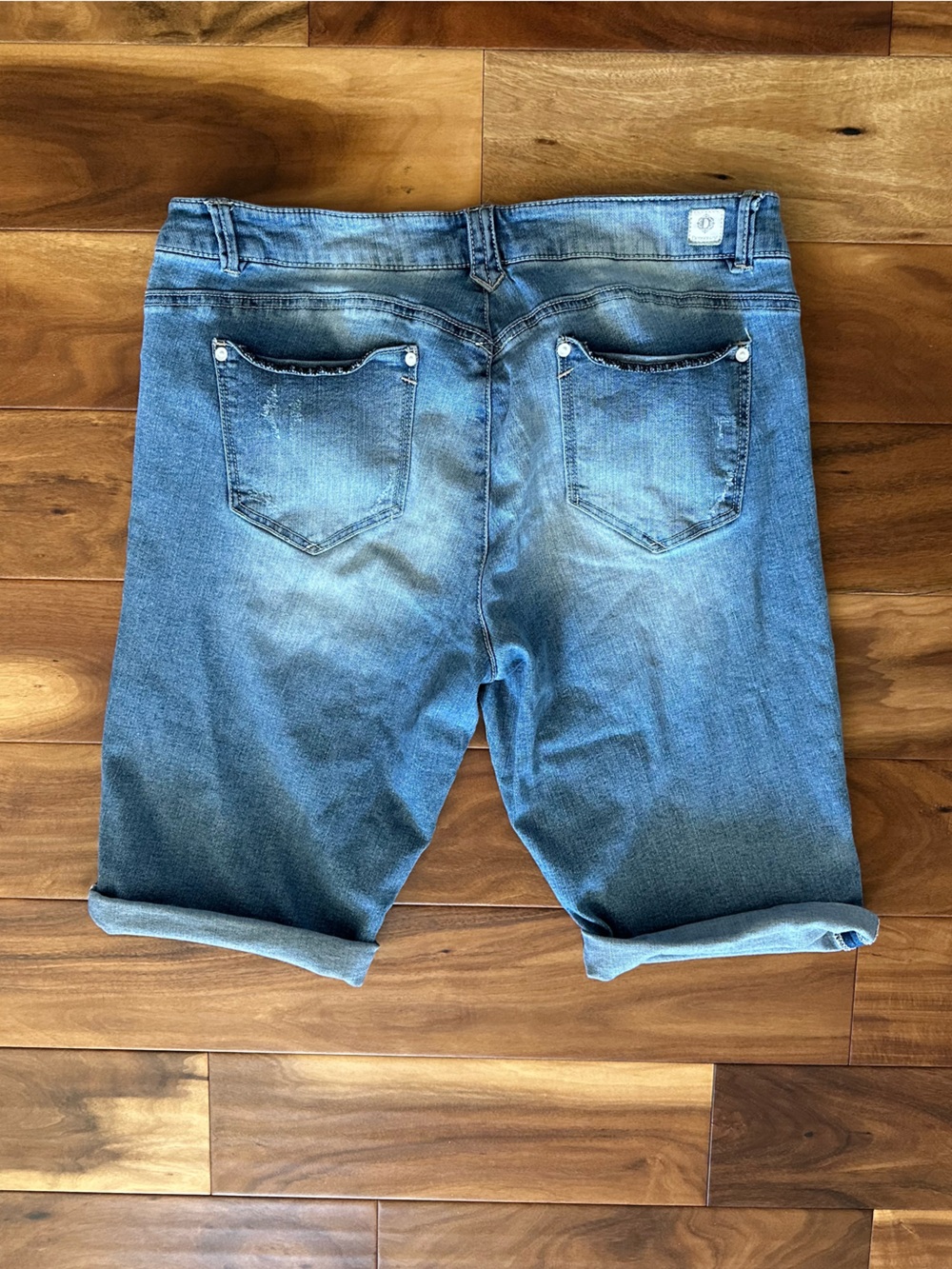 Democracy Rolled Leg Denim Shorts size 14 - Picture 3 of 4